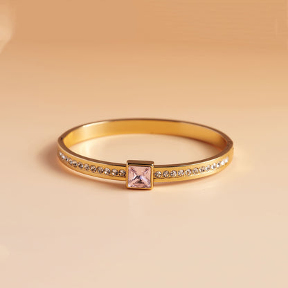 Lattice Gold Bracelet Stack