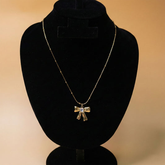Élan Bow Crystal Neck Chain