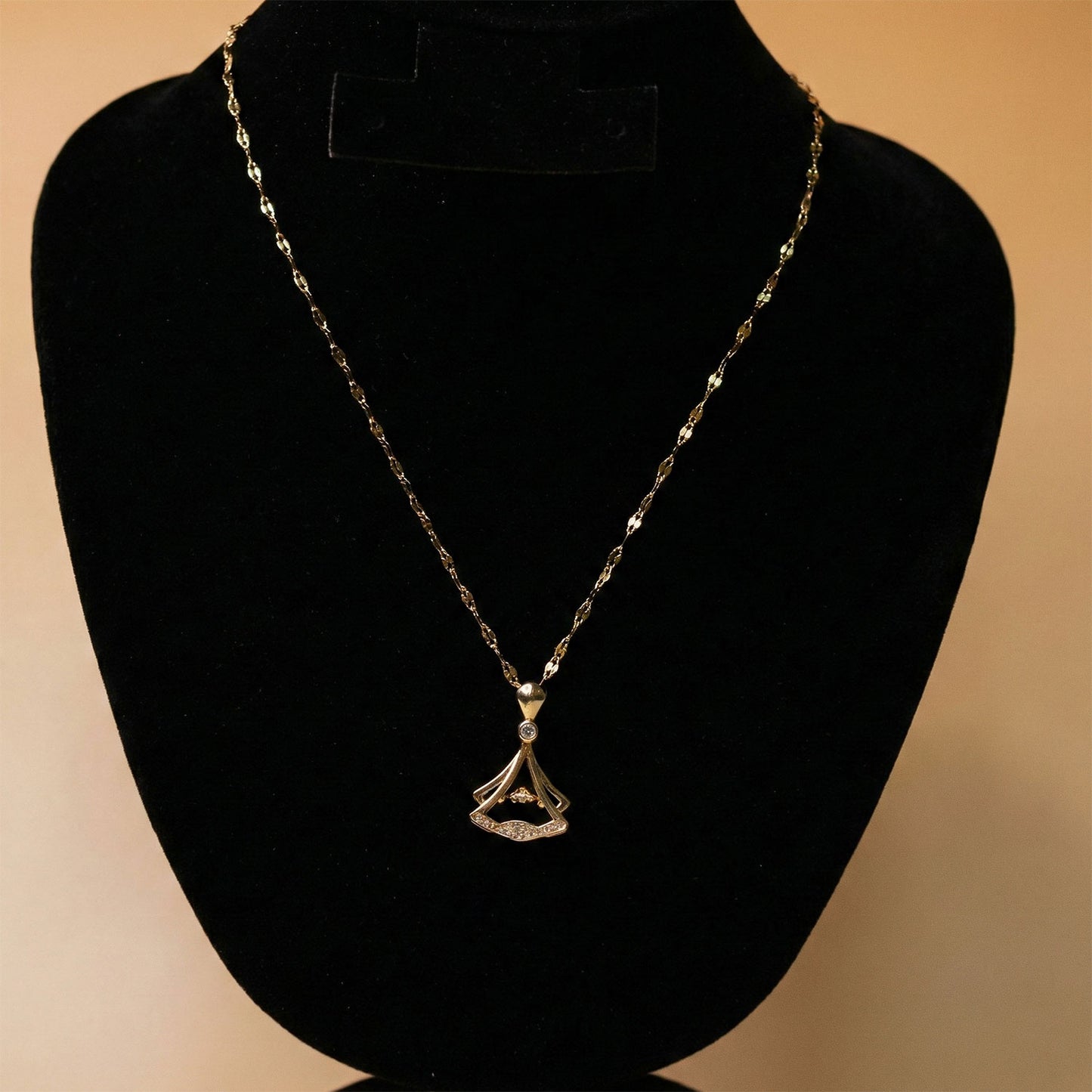 Arch of Gold Neck Chain