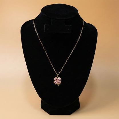 Rosé Bloom Clover Neck Chain