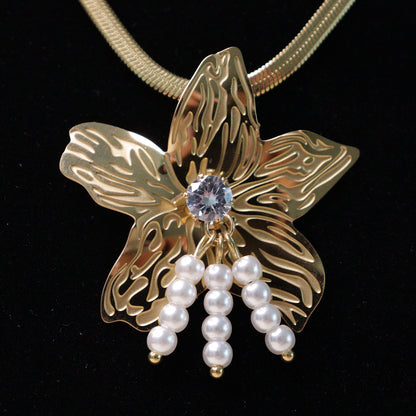 Gold Flower Pendant Set